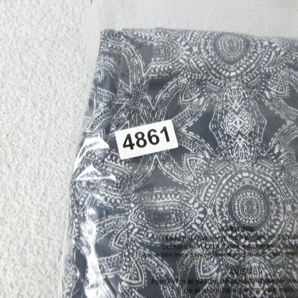 Chicos Zenergy Leggings Womens 1 US 8/10 Black White Medallion Print Stretch - Picture 10 of 10